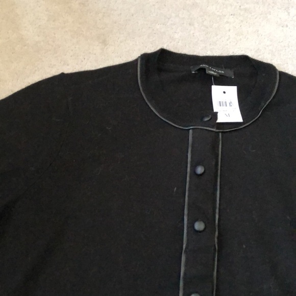 Ann Taylor cropped sweater! - Picture 2 of 5